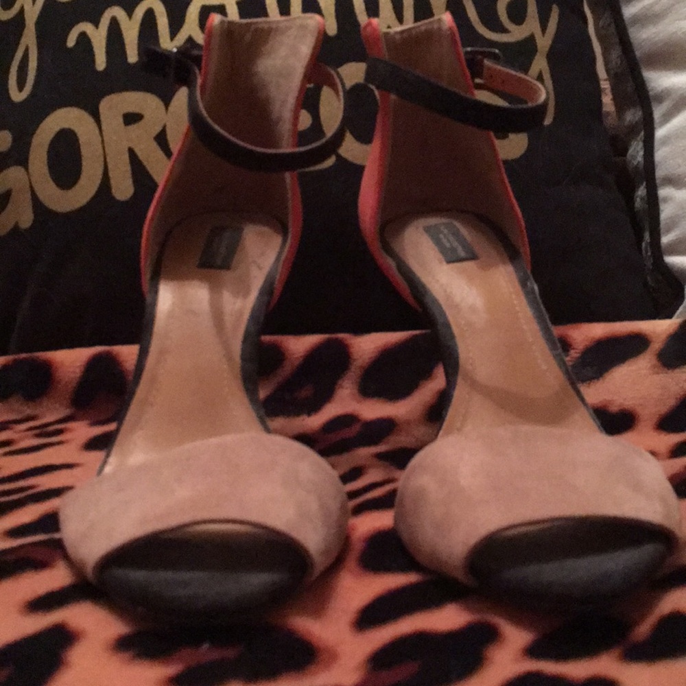 RARE Zara orange/black/neural combo heels